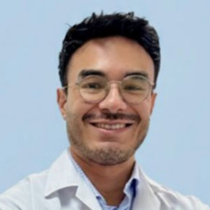 Dr. Leonel González