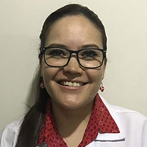 Dra. Pamela Cáceres